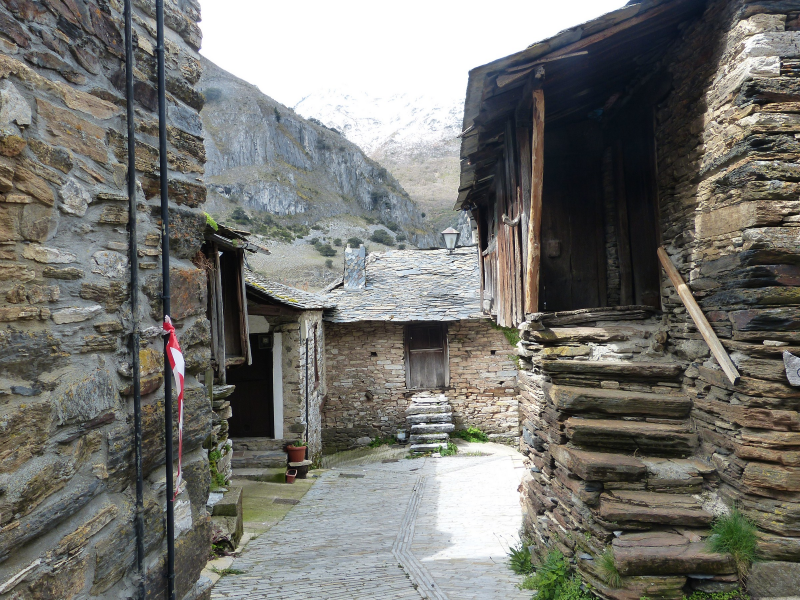 53fe504a706a4b5c7a62ad06a1c1f7fe